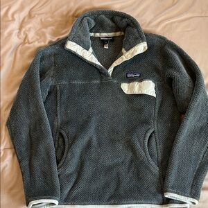 Patagonia Charcoal Fleece Re Tool snap pullover with Cream Accents
